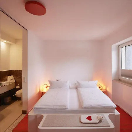 18arts Hotel
