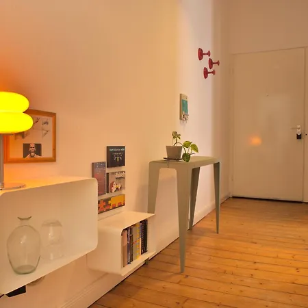 Ruhiges Altbau-apartment In Bester Lage קלן
