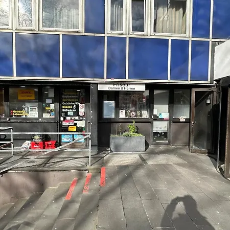 Domspitzen-blick, Cooles 2 Mit Indoor-swimmingpool Auf Dem Dach, Kueche Und Smart-tv Apartment Köln