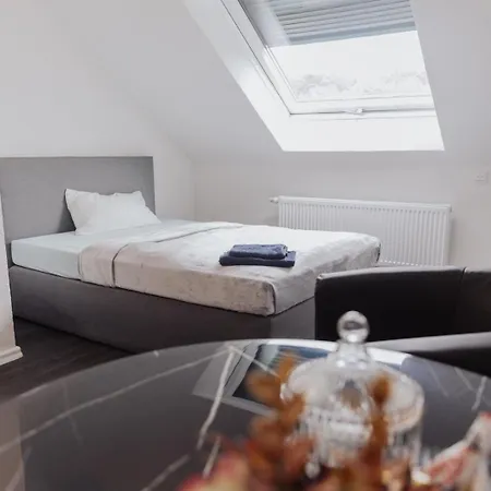 Homestay Urlaubszimmer 5 Airport Bonn Flughafen *