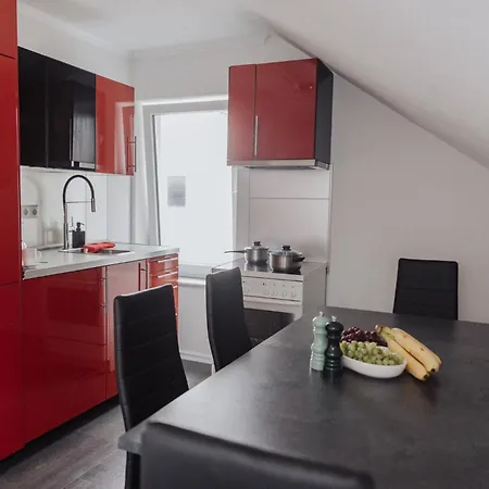 Urlaubszimmer 5 Airport Bonn Flughafen Homestay *
