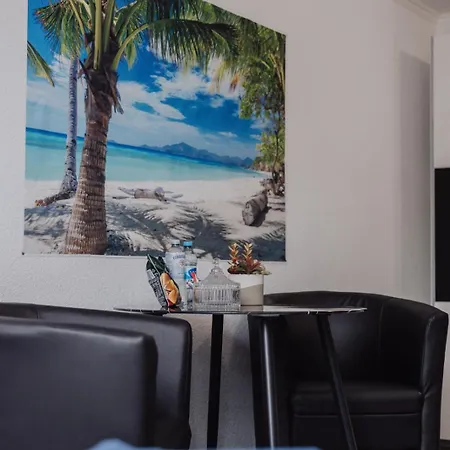 Urlaubszimmer 5 Airport Bonn Flughafen Homestay Cologne