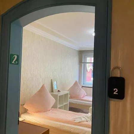Central 3 Bedroom Apartment, Friesenstr *