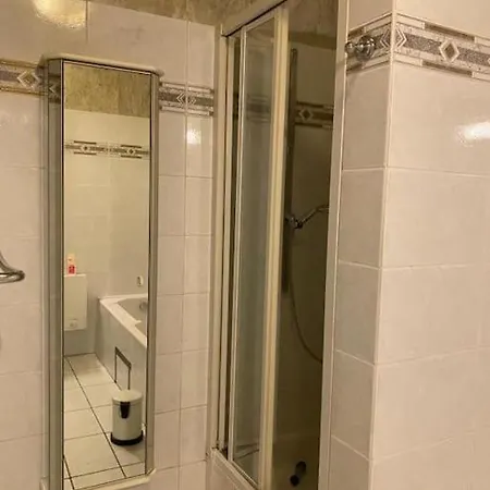Central 3 Bedroom Apartment, Friesenstr *
