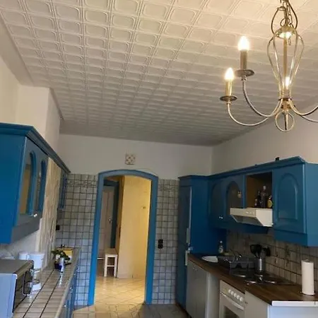 Central 3 Bedroom Apartment, Friesenstr Köln