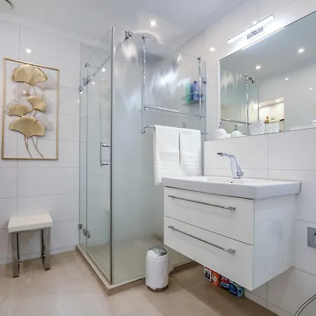 Stylisch Und Schick, Neue Wohnung, U-bahn 2 Minuten Apartment Cologne