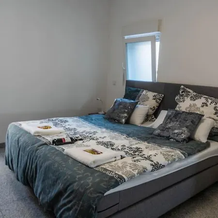 Apartment Your Luxurious In Cologne