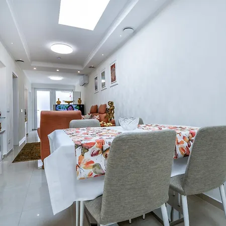 Stylisch Und Schick, Neue Wohnung, U-bahn 2 Minuten * Cologne