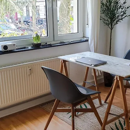 Cozy Spacious In Suelz 科隆