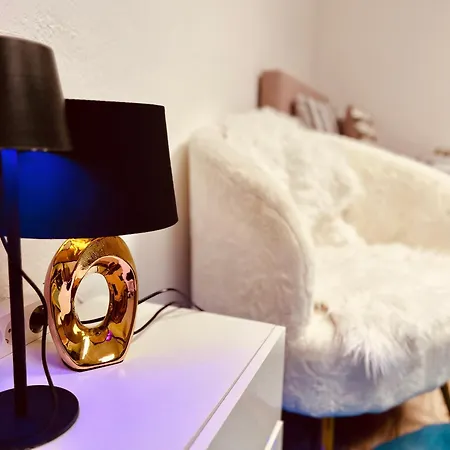 Apartment Luxe Living: Opulent Elegance Unleashed