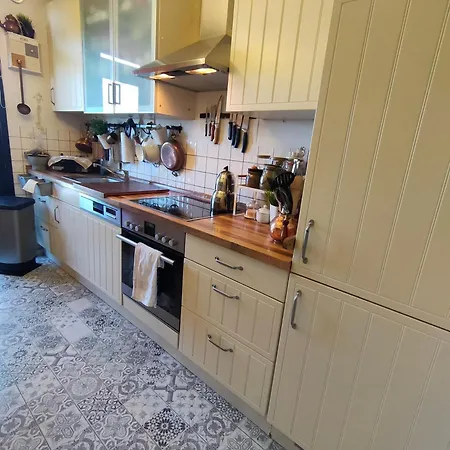 Fully Equipped - 1 Min From Cologne's Largest Mall Apartment Cologne