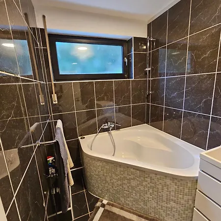 Apartment Maisonette In Koelner Villenviertel Cologne