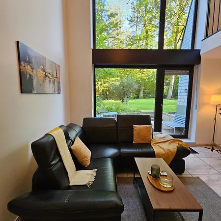 Maisonette In Koelner Villenviertel