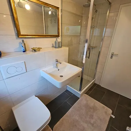 Apartment Maisonette In Koelner Villenviertel *