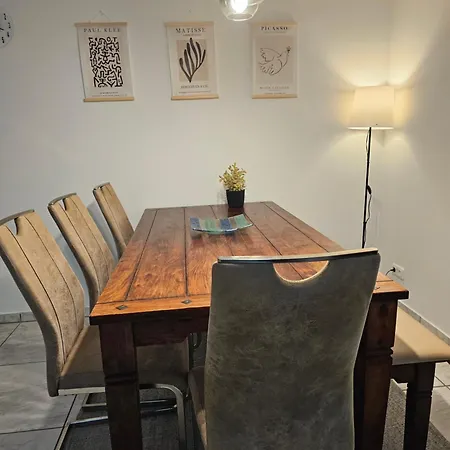 Apartment Maisonette In Koelner Villenviertel