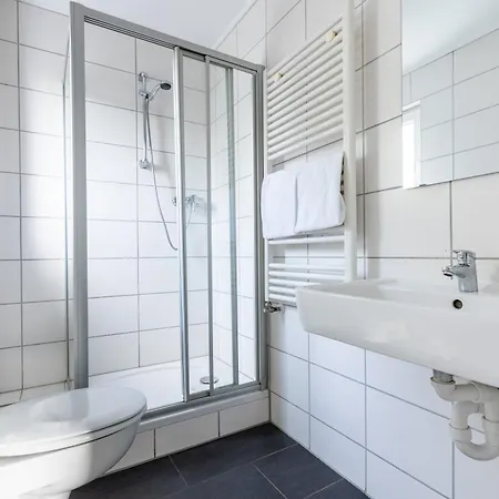 Smarty Airport - Kontaktloser Self Check-in Hotel 3*