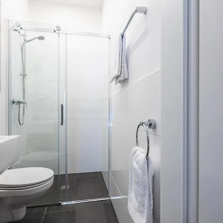 Hotel Smarty Airport - Kontaktloser Self Check-in 3*