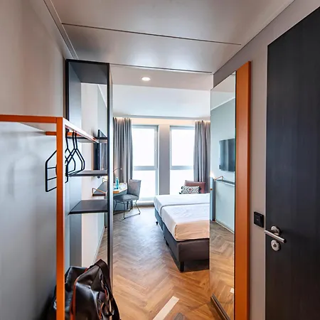 Loginn Airport 3* Кёльн