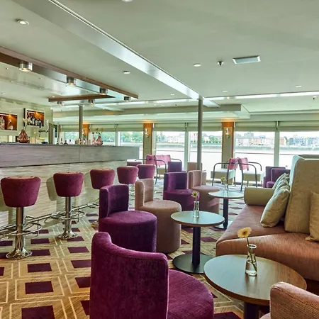River Messe Hotel