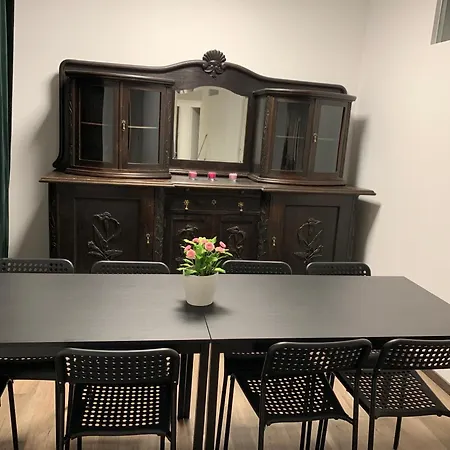Private In Popular Neighborhood Hostel Cologne