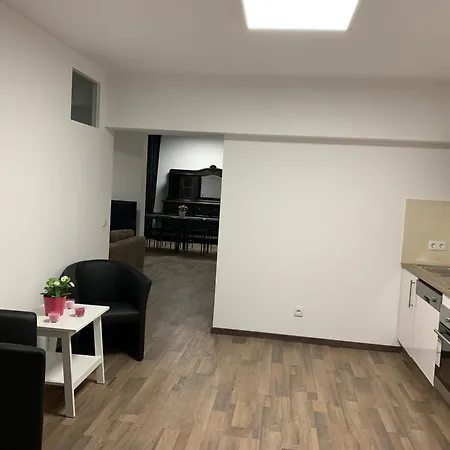 Private In Popular Neighborhood Hostel *