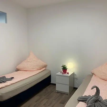Private In Popular Neighborhood Hostel