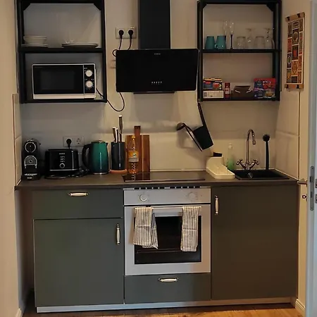 Cologne-bonn Airport Apartment *