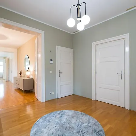 Design Altstadt Sued Apartment Köln