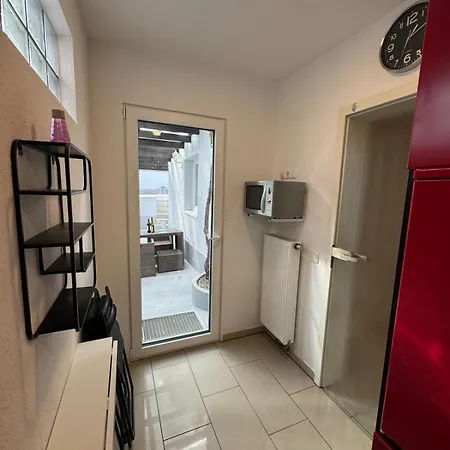 With Garden & 2 Bathrooms Daire Köln