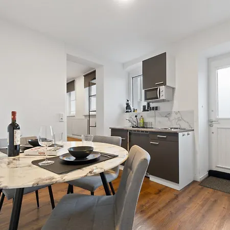 Apartment Modernes Am Rhein In Ruhiger Lage Cologne