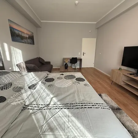 1 Mit 4 Schlafzimmer! *