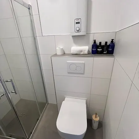 Апартаменты Modern Flat For 3 Guests Near And Transport *