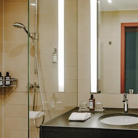Ameron Regent מלון 4*