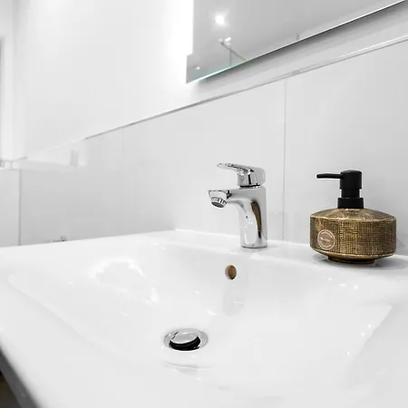 Exklusive - Zentral In Der Koelner Suedstadt - Kostenloser Privatparkplatz - Perfekt Fuer Bis Zu 6 Gaeste - Smart Apartamento *