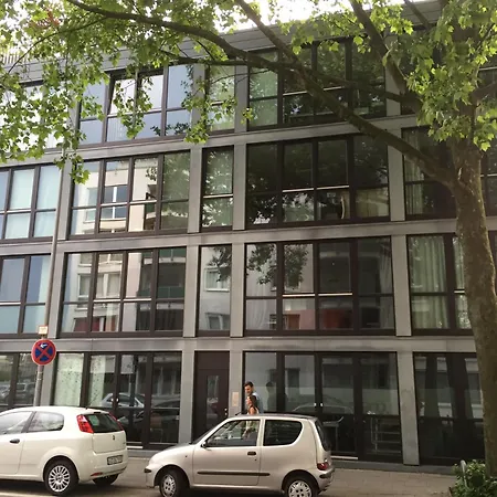In Atelierwohnung Cologne
