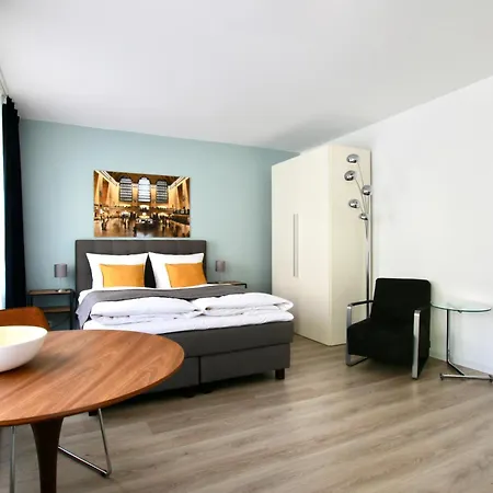 Arthouse Im Pantaleonsviertel Апартаменты *