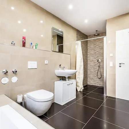 Apartment Komfort Design *