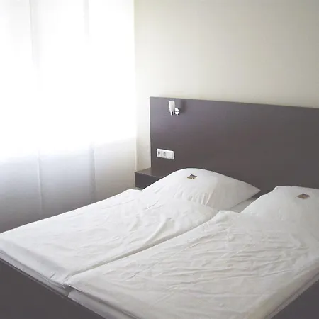 Aaa Budget 3* Cologne