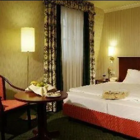 Hotel The Ascot Colónia