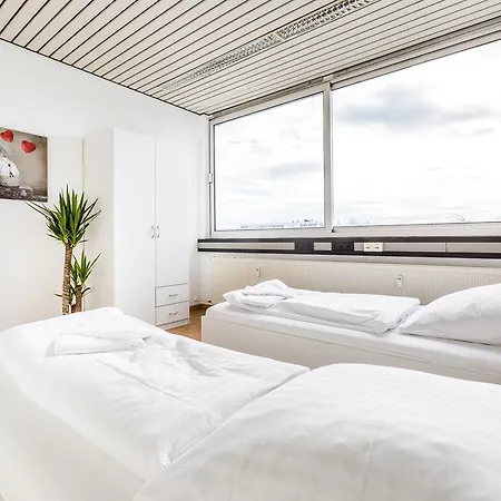 Work And Marsdorf Apartment *