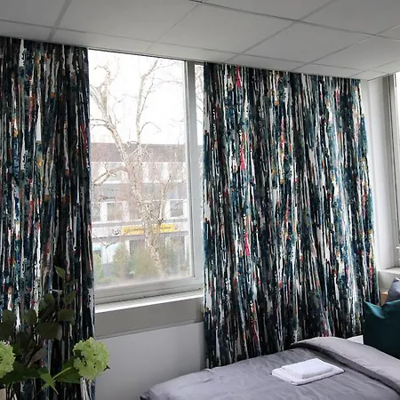 Work And Marsdorf Apartment Cologne
