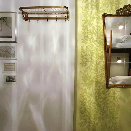 Hostal Weltempfaenger Backpacker Colonia