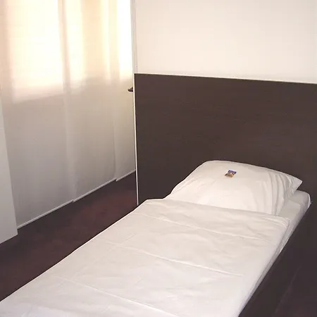 Aaa Budget Hotel 3*