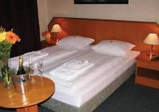 Fuerstenberger Hof 3*