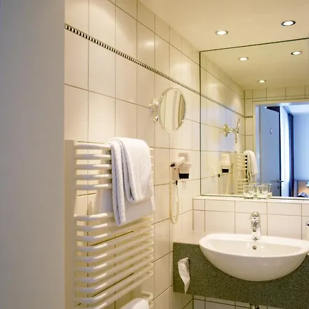 Maternushaus 4*