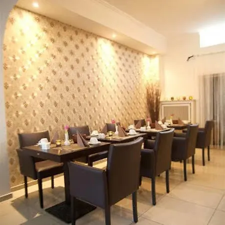 Hotel Cara