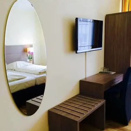 Cara Hotel