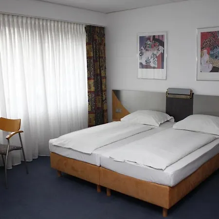 Opera Hotel 3*