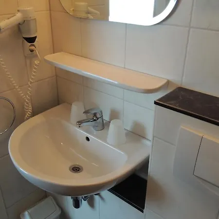 Airport Business Hotel 3*