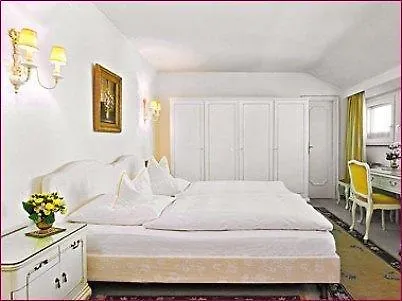 Kaiser Am Wiener Platz Hotell 3*